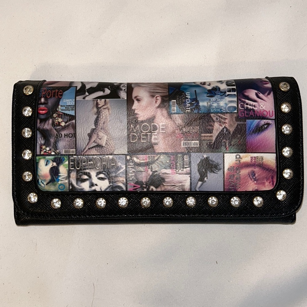 Checkbook Size Wallet Magazine Covers Theme Front with Crystals Black Snap